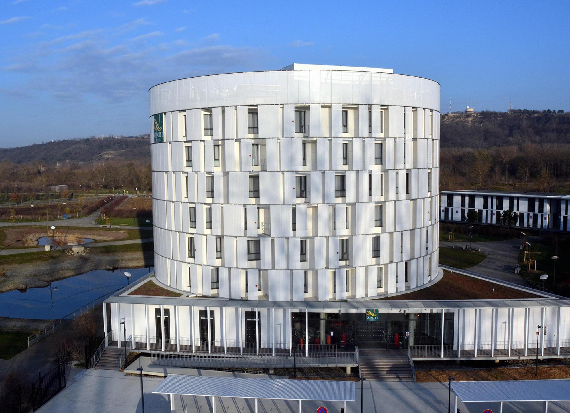 HOTEL 90